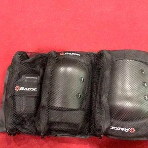 Razor wrist/elbow/knee pads